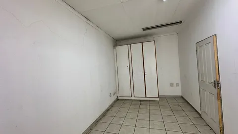 6 Murray Rd, Wadeville - 200sqm industrial unit to let in wadeville (4)